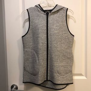 New Lululemon Insculpt vest grey reversible size 8